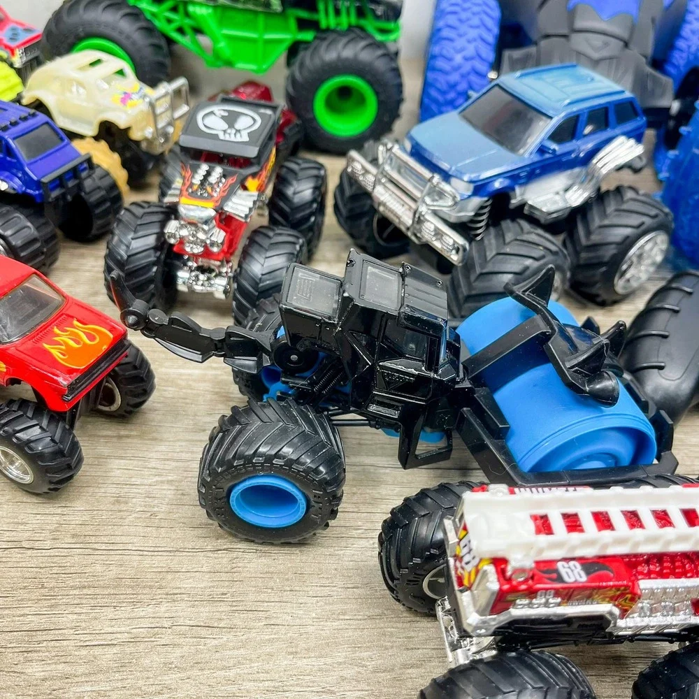 Monster Jam Truck Lot Grave Digger Blue Thunder RC Stunt Cars Hot Wheels 15pc